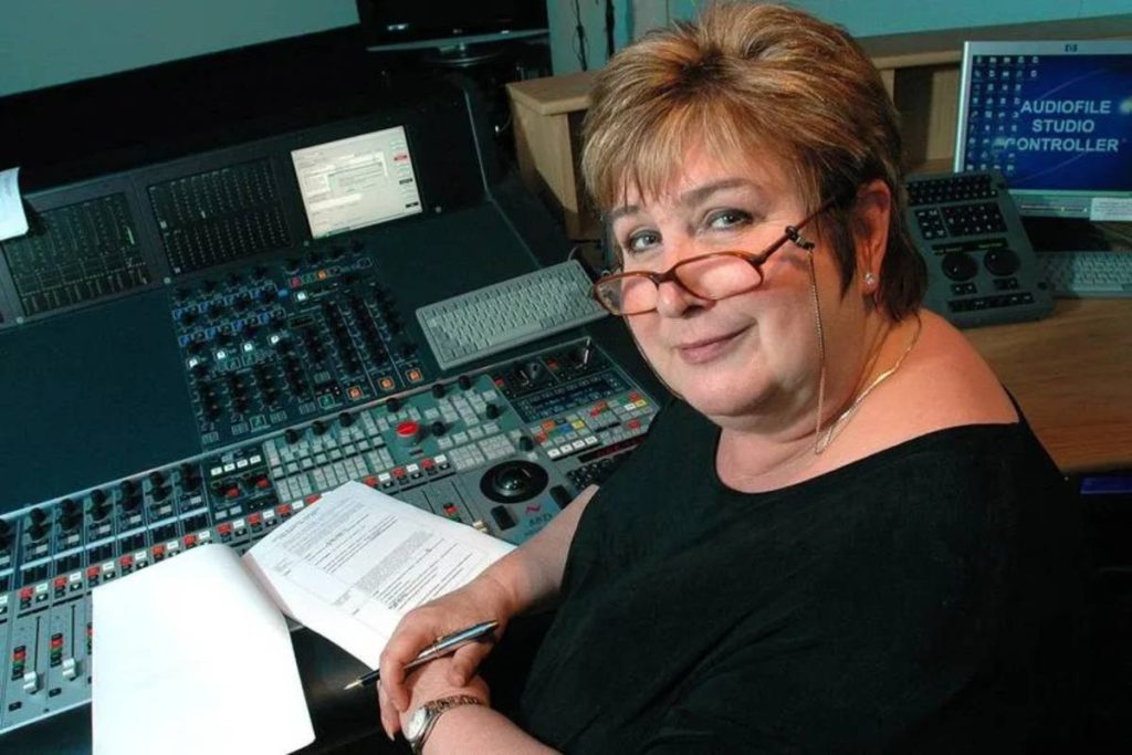 Dame Jenni Murray Woman’s Hour Dies at 75 After Decades on Air Broadcaster Dame Jenni Murray in the studio