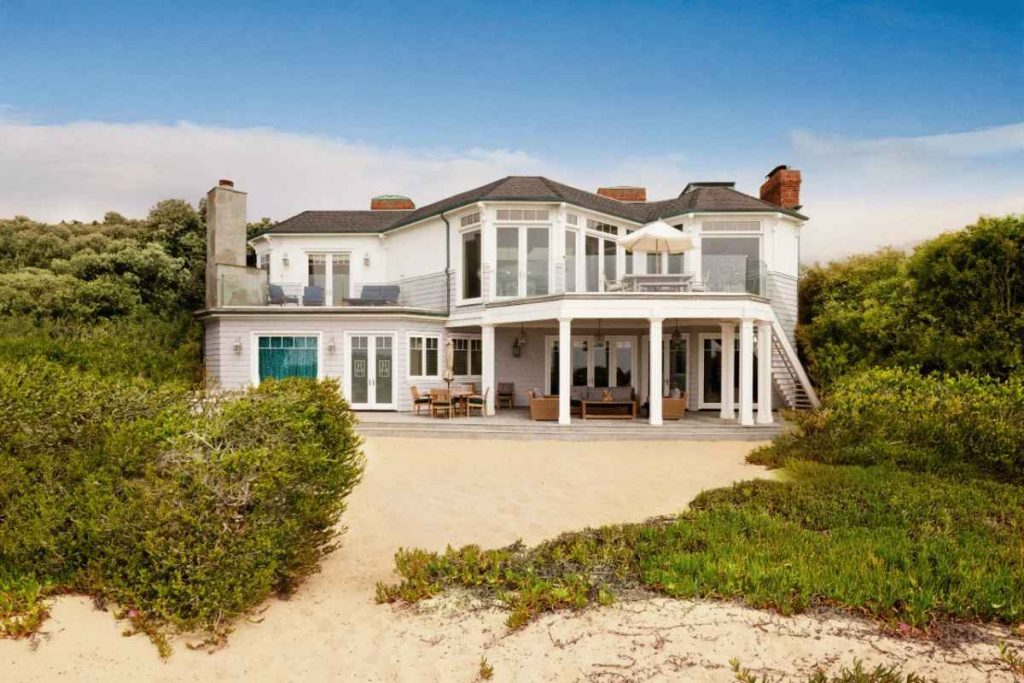Hannah Montana’s Malibu Beach House Hits Airbnb for an Unbelievable Price Hannah Montana’s Malibu Beach House