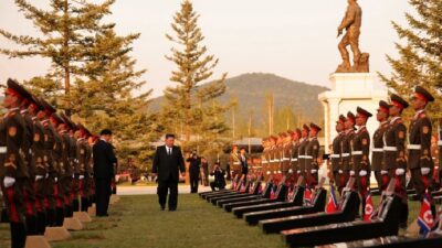 Kim Jong Un Praises Soldiers Who Killed Themselves to Avoid Capture in Ukraine War