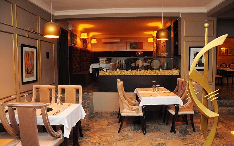 355 Steakhouse and Lounge