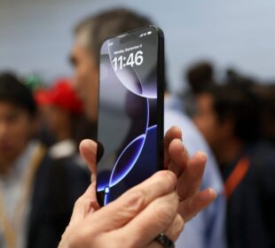 Apple Agrees to Pay Up to 95 Dollars in AI Lawsuit Settlement Over iPhone Claims