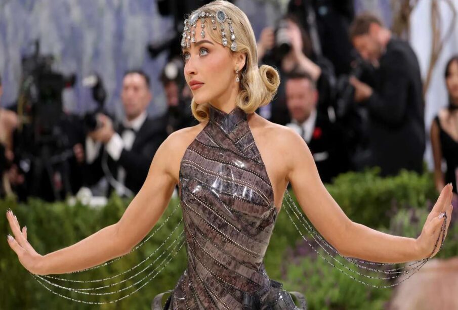 Sabrina Carpenter stuns at the Met Gala