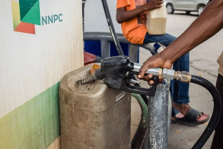 Nigerians Snub NNPCL Petrol Stations as Rivals Cut Prices in Abuja
